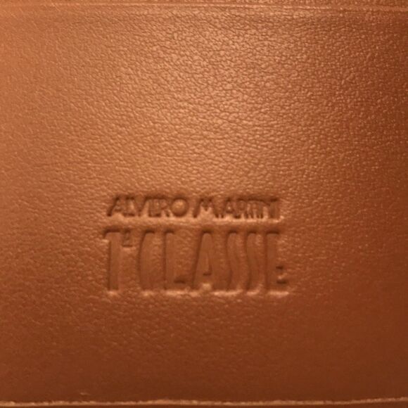 ✨HOST PICK Authentic Alviero Martini Wallet - Picture 9 of 11